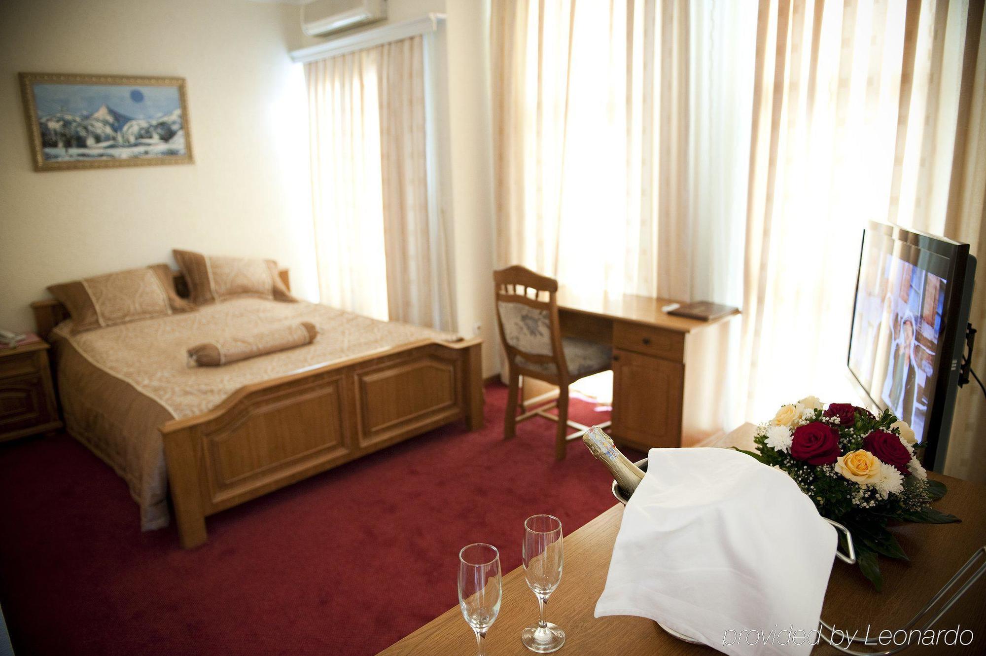 Hotel Victory Pristina Zimmer foto